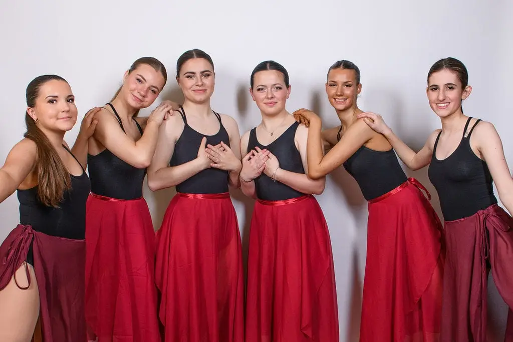 Ballet students at the barre in a Dancemania class in Witney